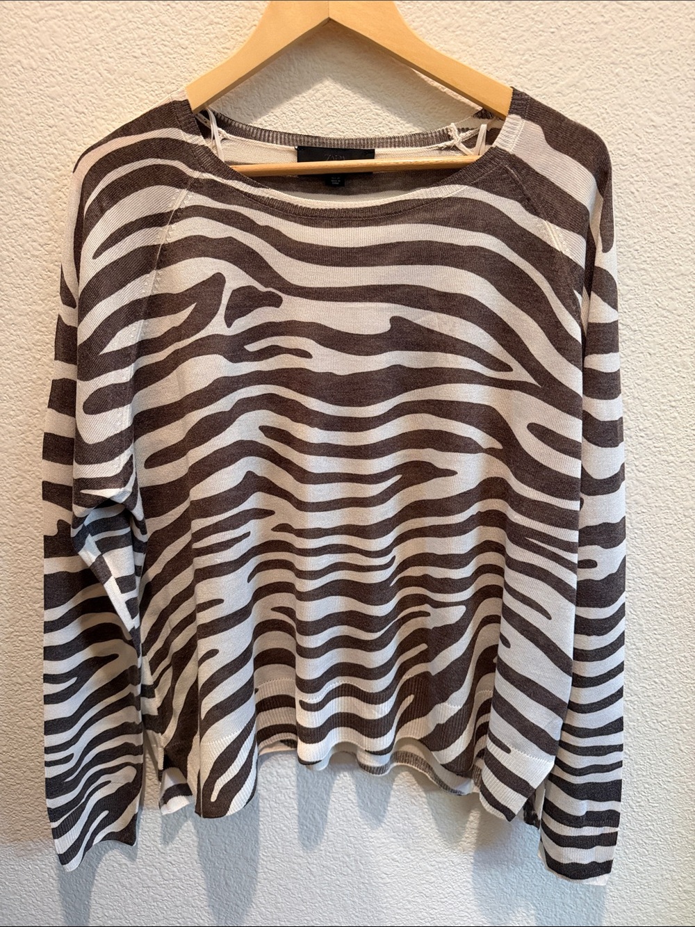 Zara Zebra Stripe Lightweight Knit- Brown & Cream L Chic Sophisticated Timeless